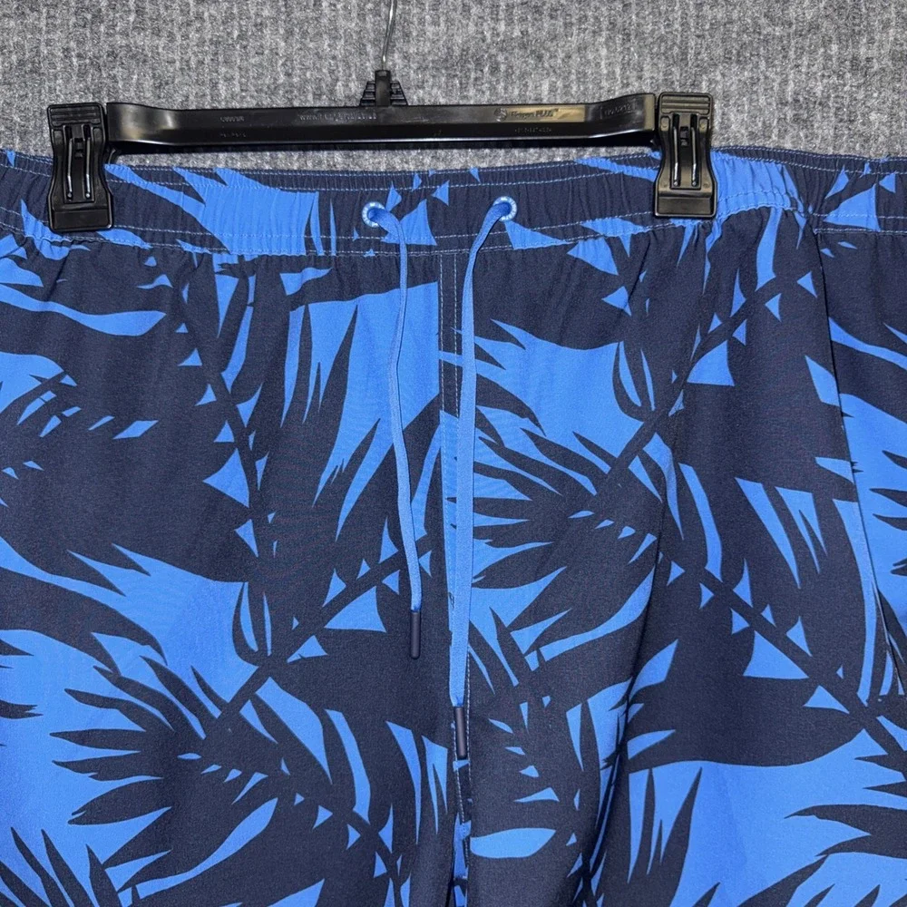 Vineyard Vines new men